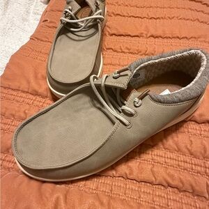 Hey Dude Men's Tan Loafers